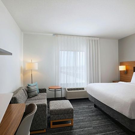 Towneplace Suites By Marriott Ames Bagian luar foto