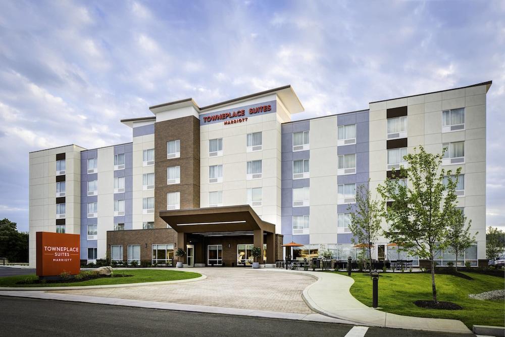 Towneplace Suites By Marriott Ames Bagian luar foto