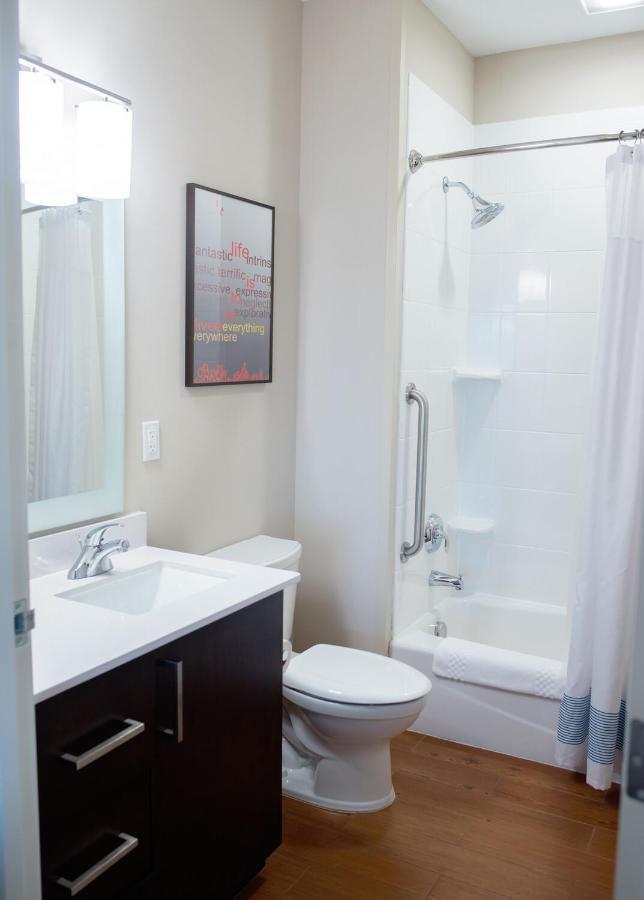 Towneplace Suites By Marriott Ames Bagian luar foto