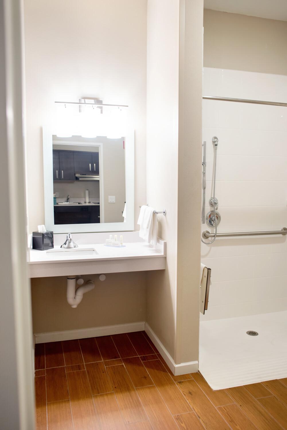 Towneplace Suites By Marriott Ames Bagian luar foto