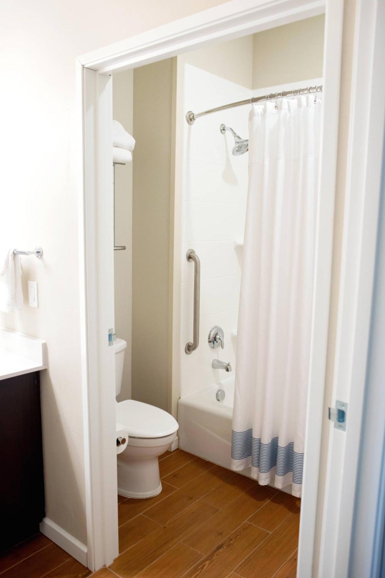 Towneplace Suites By Marriott Ames Bagian luar foto