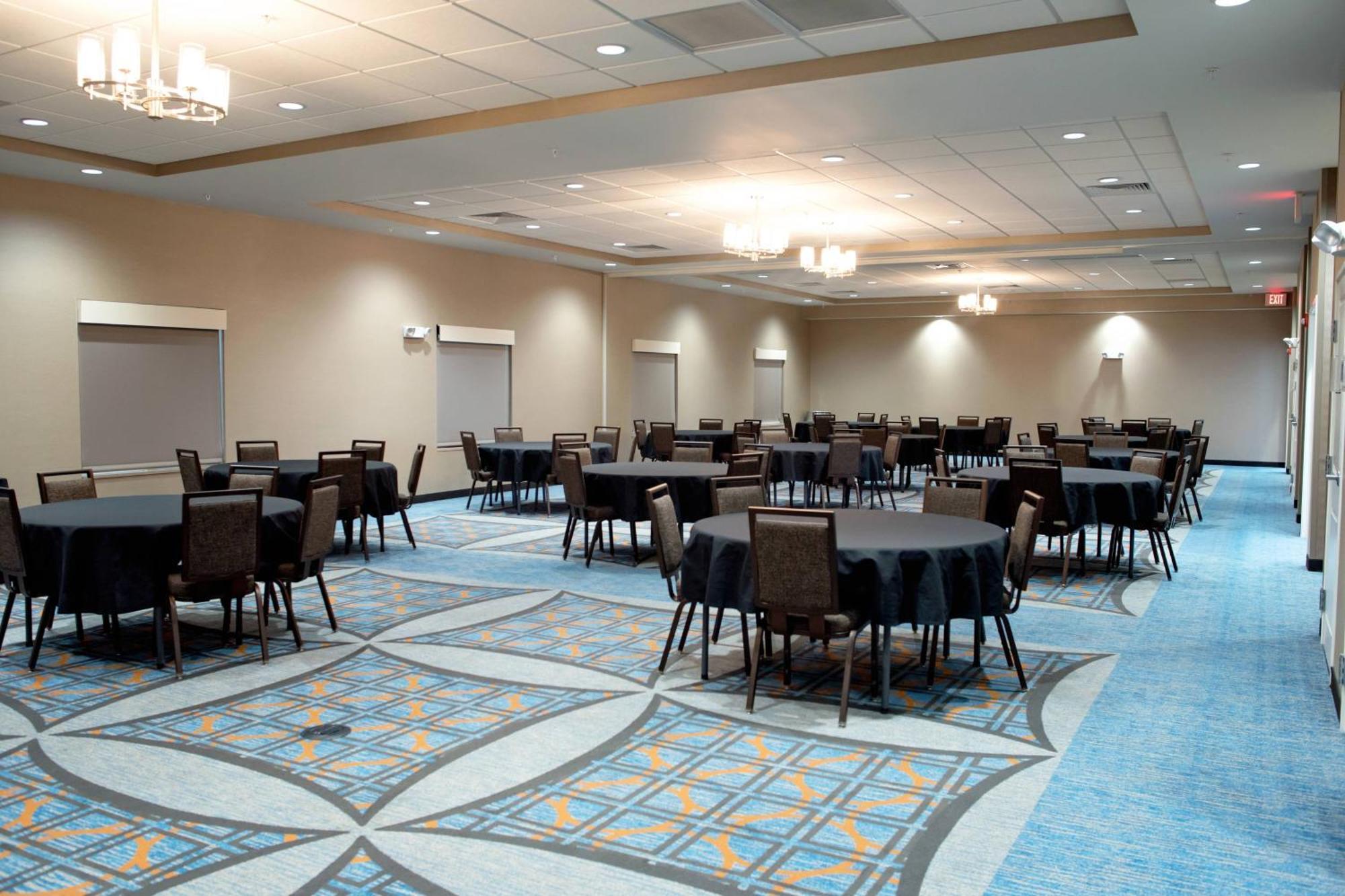 Towneplace Suites By Marriott Ames Bagian luar foto