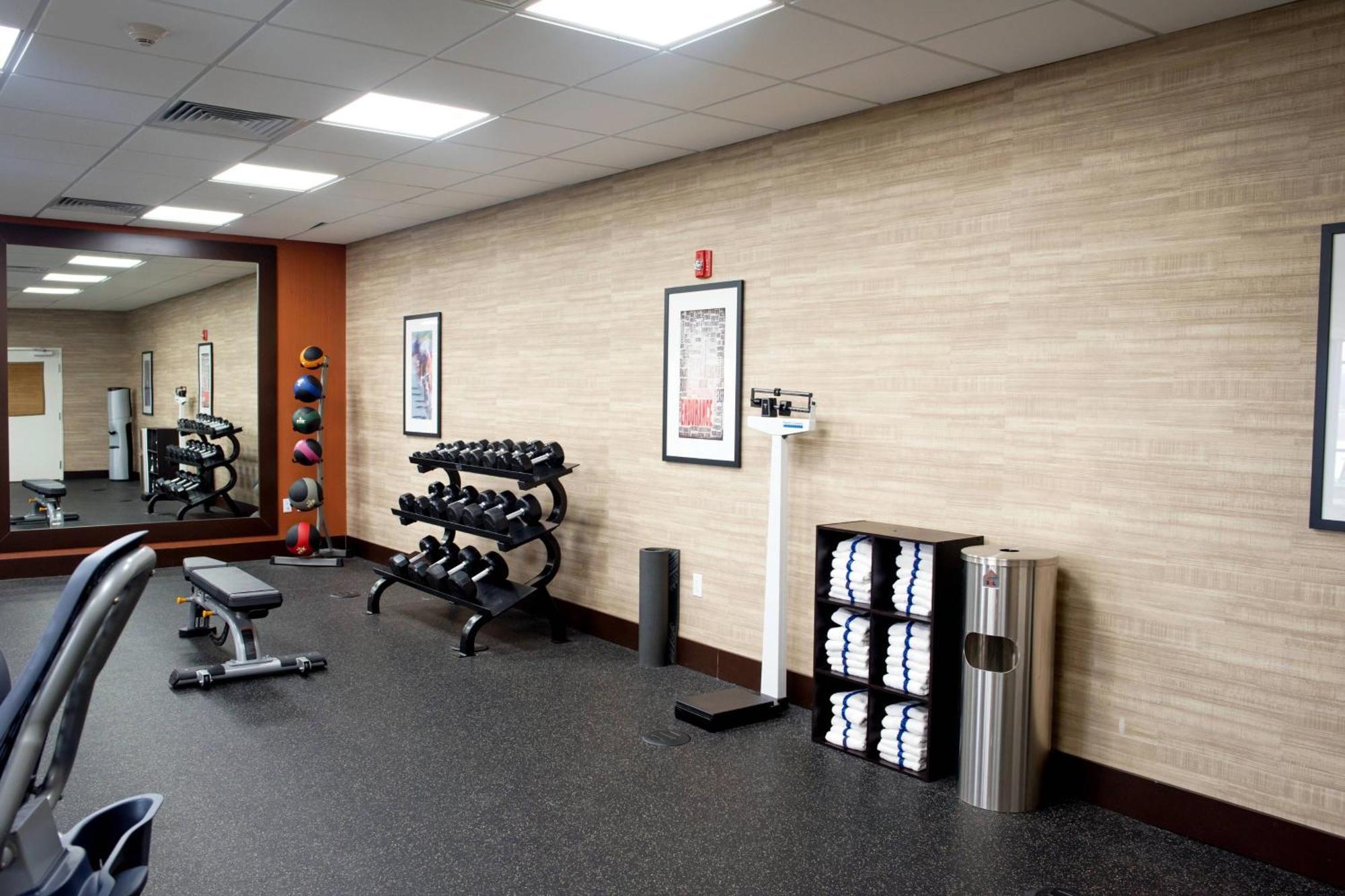Towneplace Suites By Marriott Ames Bagian luar foto