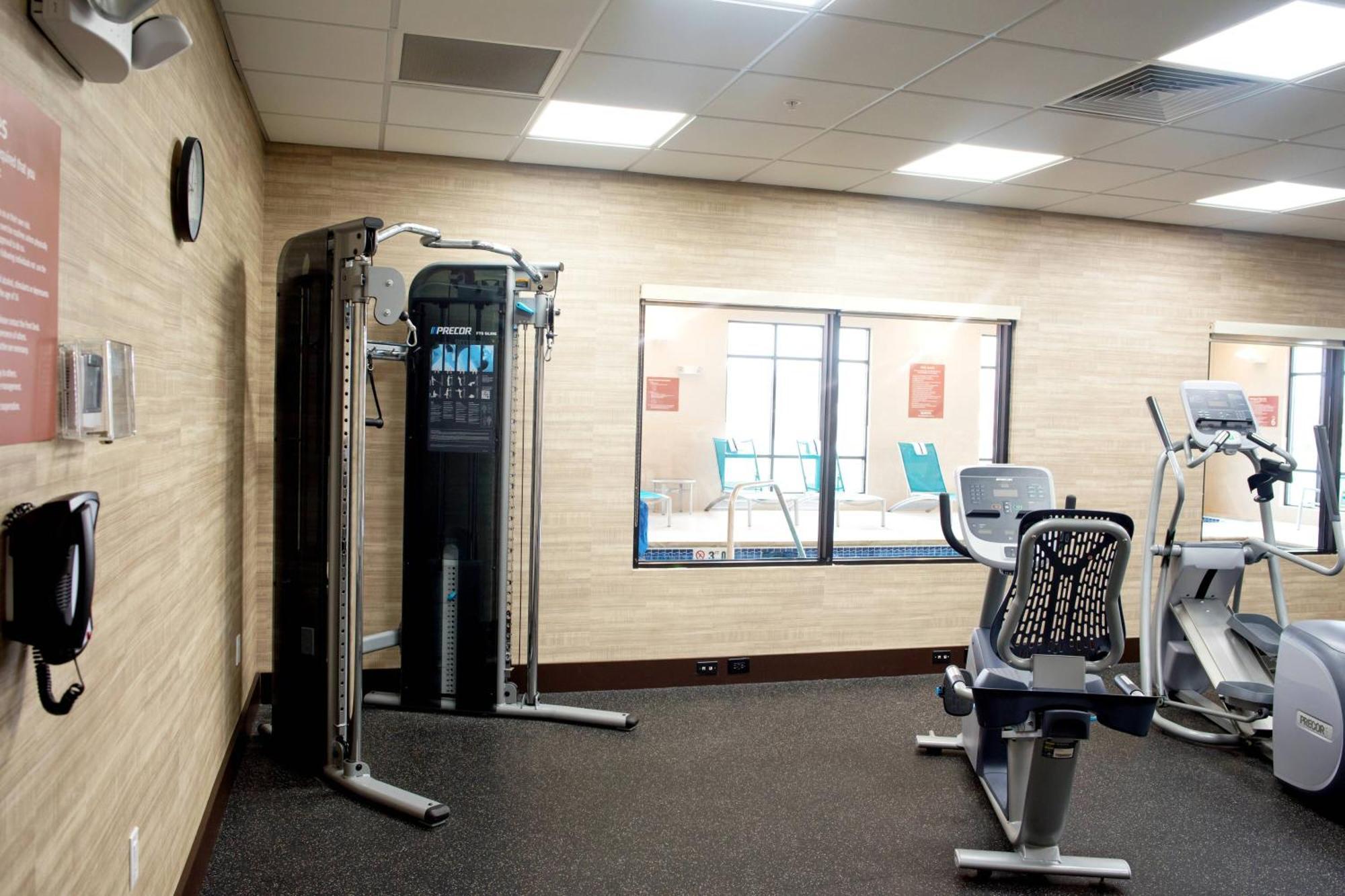 Towneplace Suites By Marriott Ames Bagian luar foto