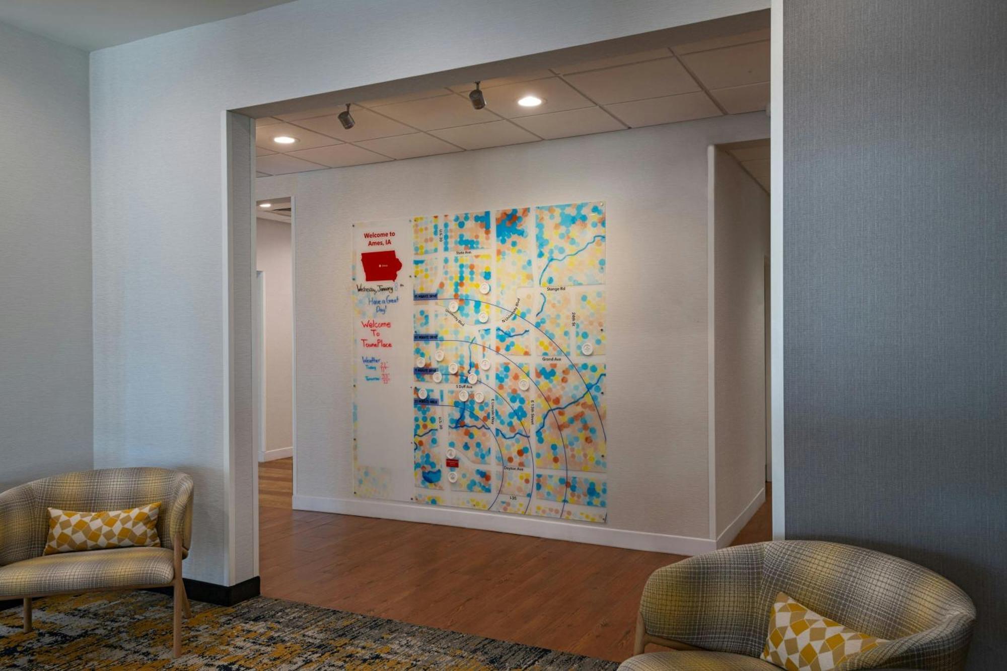Towneplace Suites By Marriott Ames Bagian luar foto