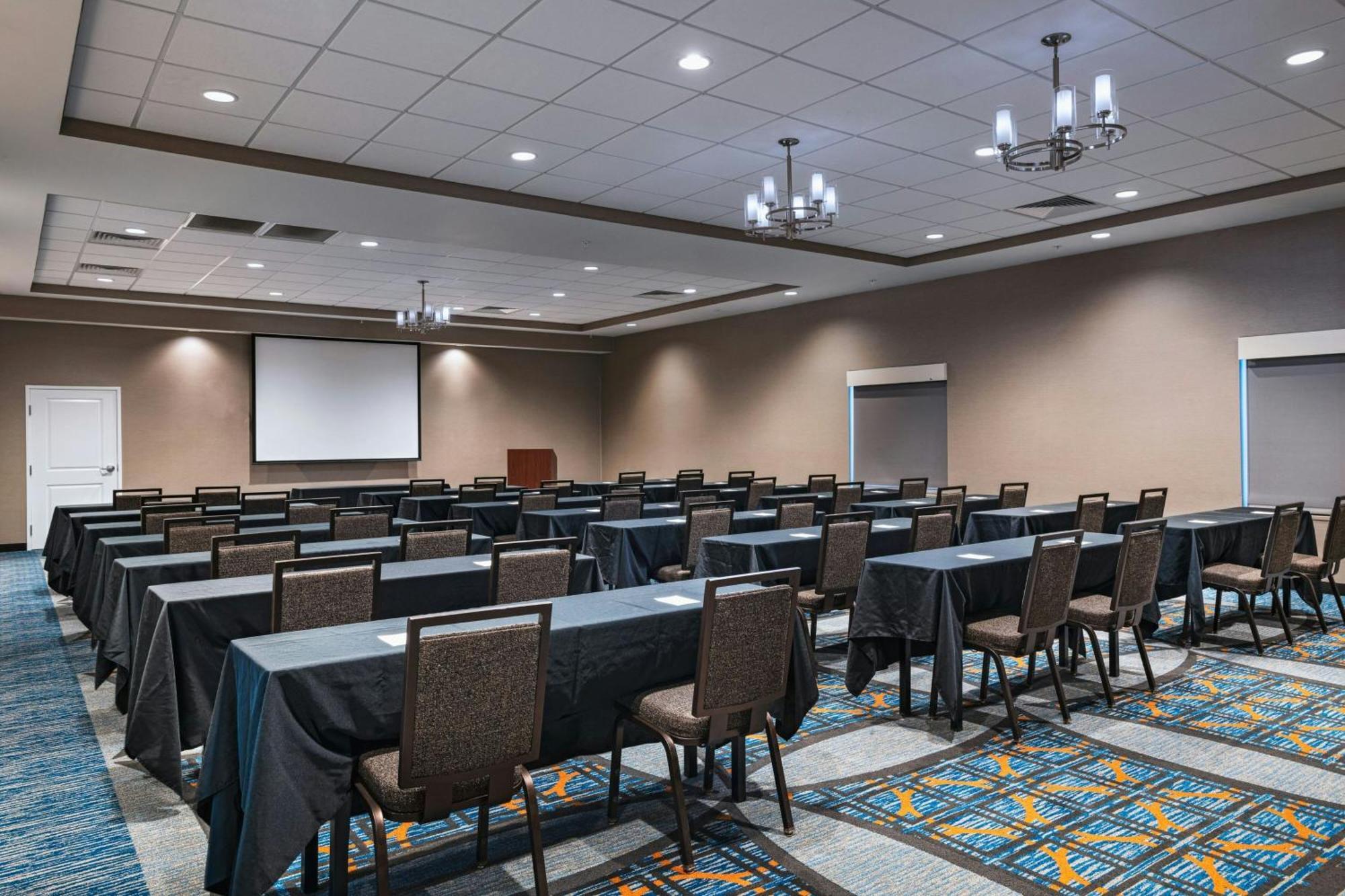 Towneplace Suites By Marriott Ames Bagian luar foto