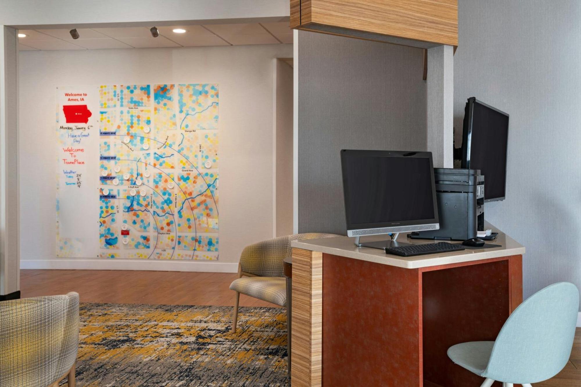 Towneplace Suites By Marriott Ames Bagian luar foto